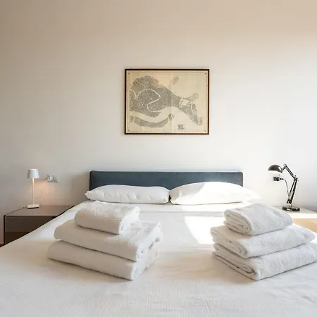 Garibaldi Two Bedrooms By Halldis * ميلان